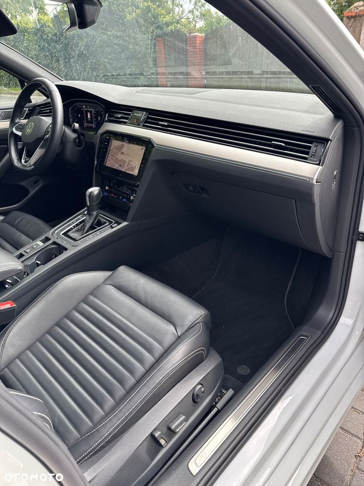 Volkswagen Passat - 27