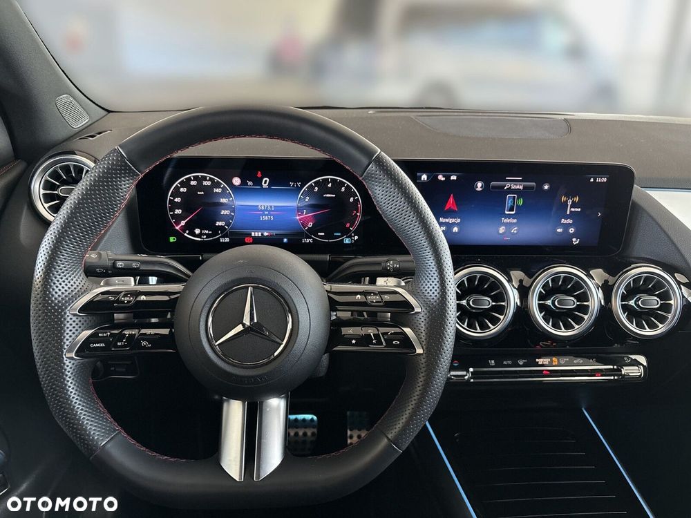Mercedes-Benz GLA - 12