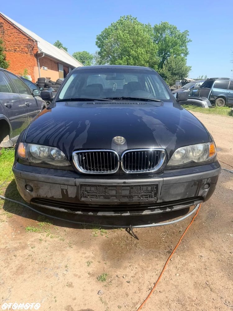 Części BMW e46 lift  2.0  SEDAN benzyna  5-drzwi CZARNA MASKA - 1