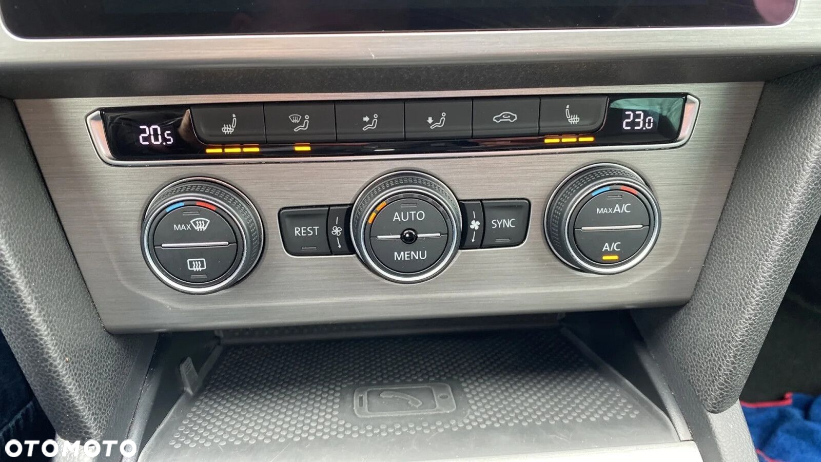 Volkswagen Passat - 21