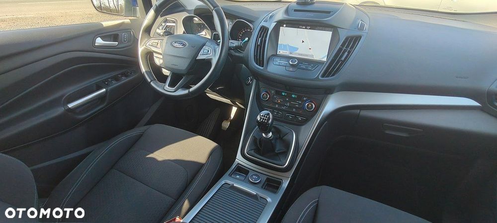 Ford Kuga 1.5 EcoBoost 2x4 Cool & Connect - 9
