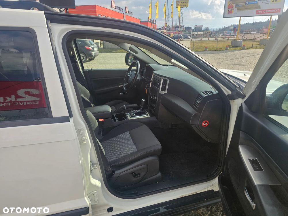 Jeep Grand Cherokee - 21