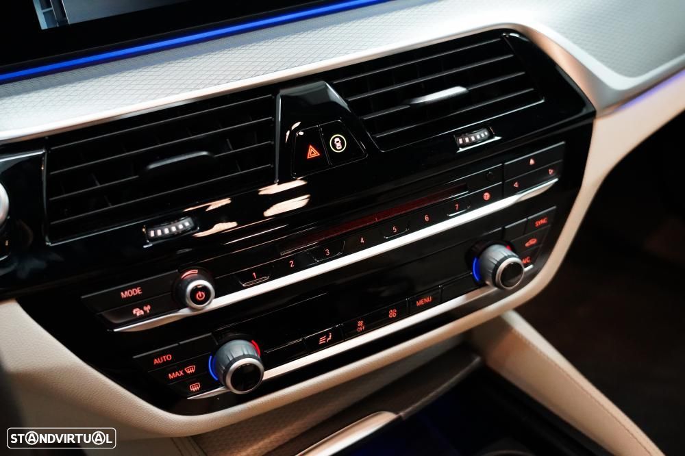 BMW 530 e iPerformance Pack M — fotografia 13