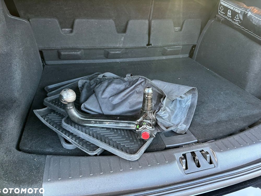 Ford Kuga - 12