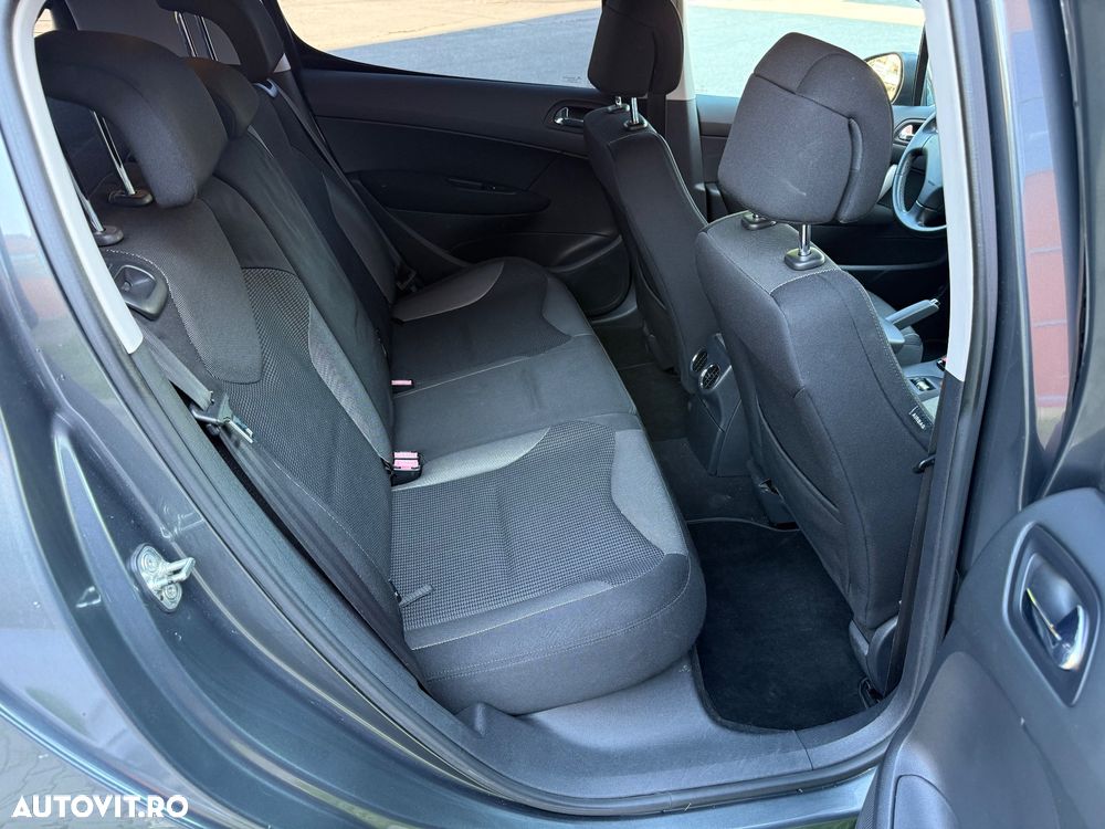 Peugeot 308 1.6HDi Premium - 16