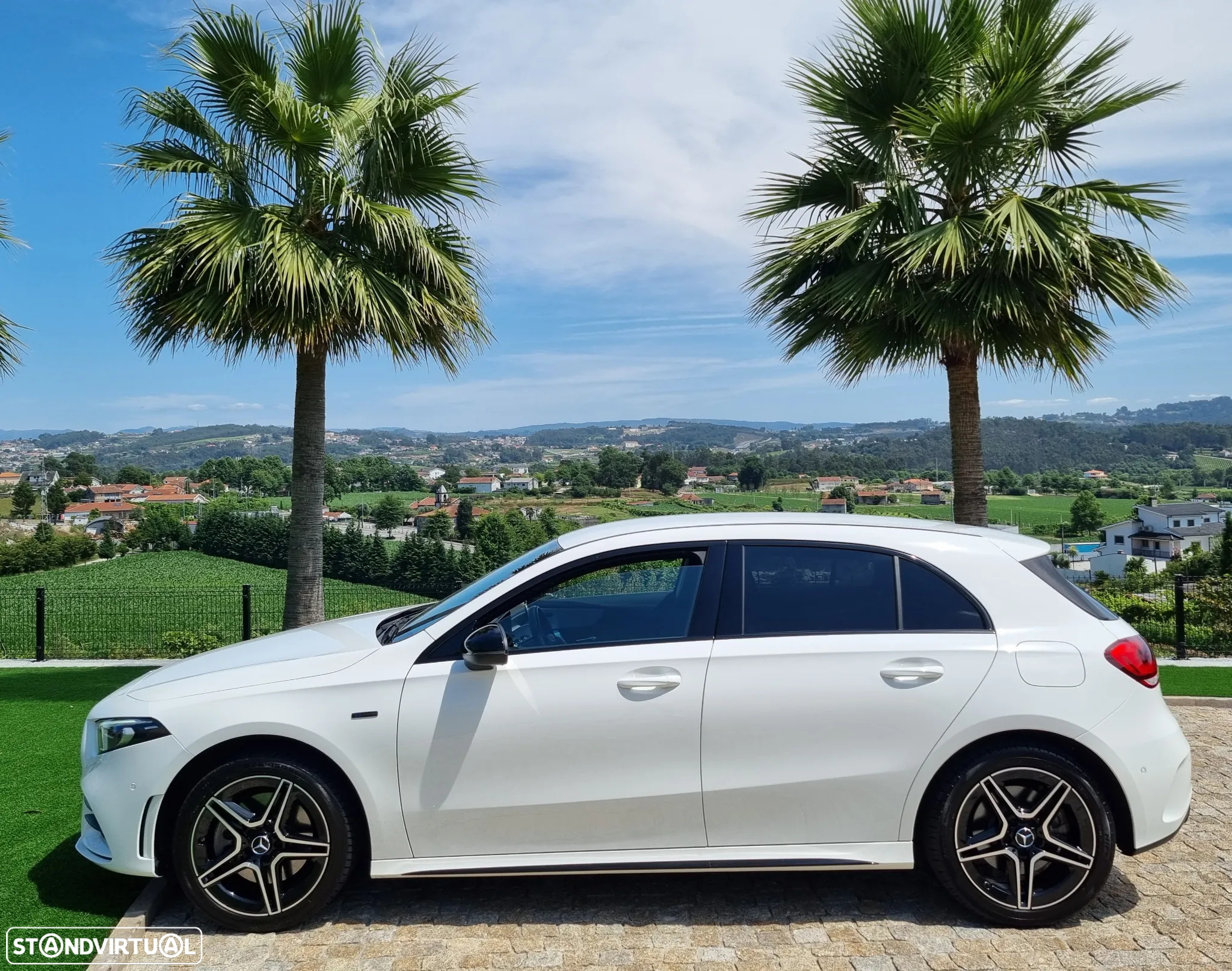 Mercedes-Benz A 250 e AMG Line - 8