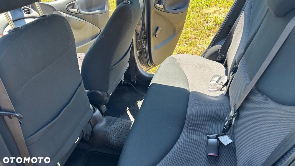 Toyota Yaris 1.4 D-4D Sol - 8