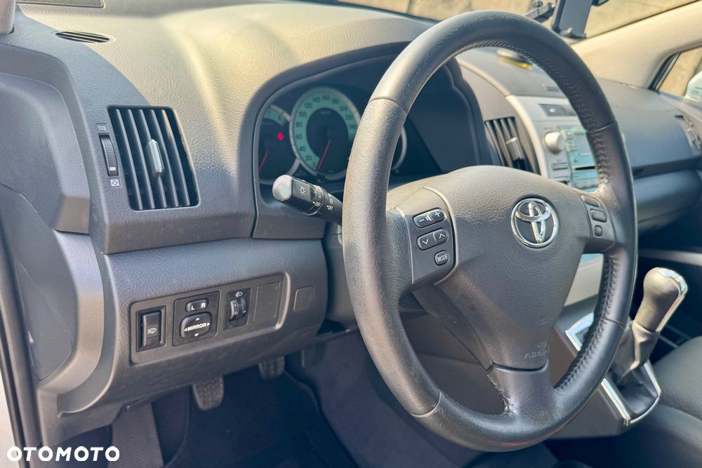 Toyota Corolla Verso - 22