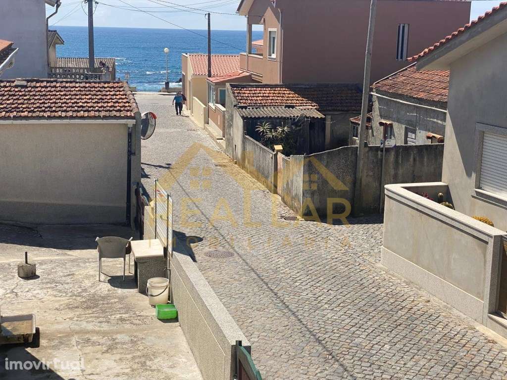 Moradia para restauro à beira mar em Aguçadoura - Póvoa de Varzim - Grande imagem: 4/39