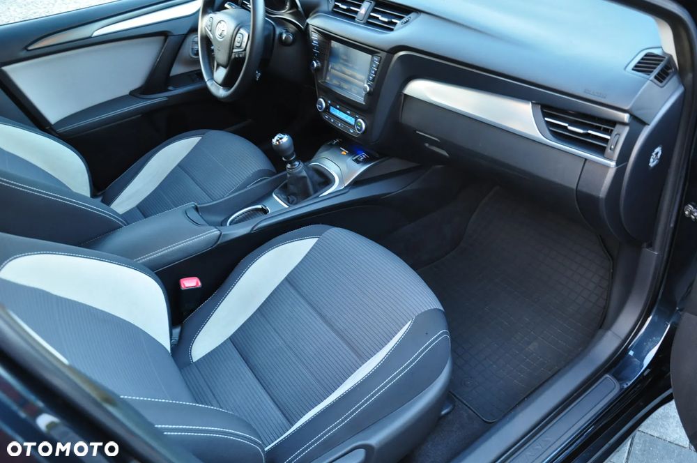 Toyota Avensis Touring Sports 1.8 Edition-S - 20