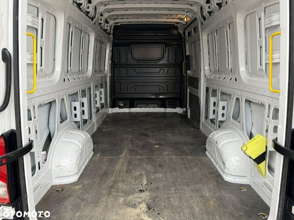 Volkswagen Crafter - 14