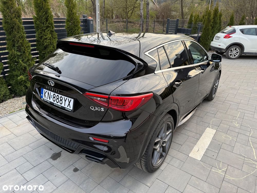 Infiniti Q30 2.2d Sport AWD 7DCT - 16
