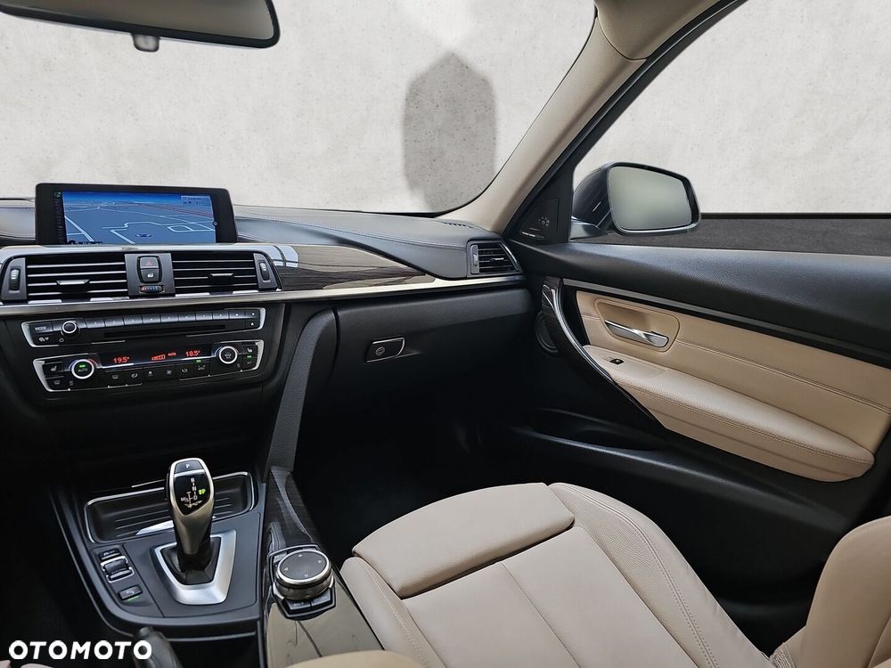 BMW Seria 3 328i xDrive - 37