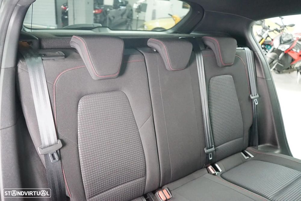 Ford Focus 1.5 TDCi EcoBlue ST-Line - 38