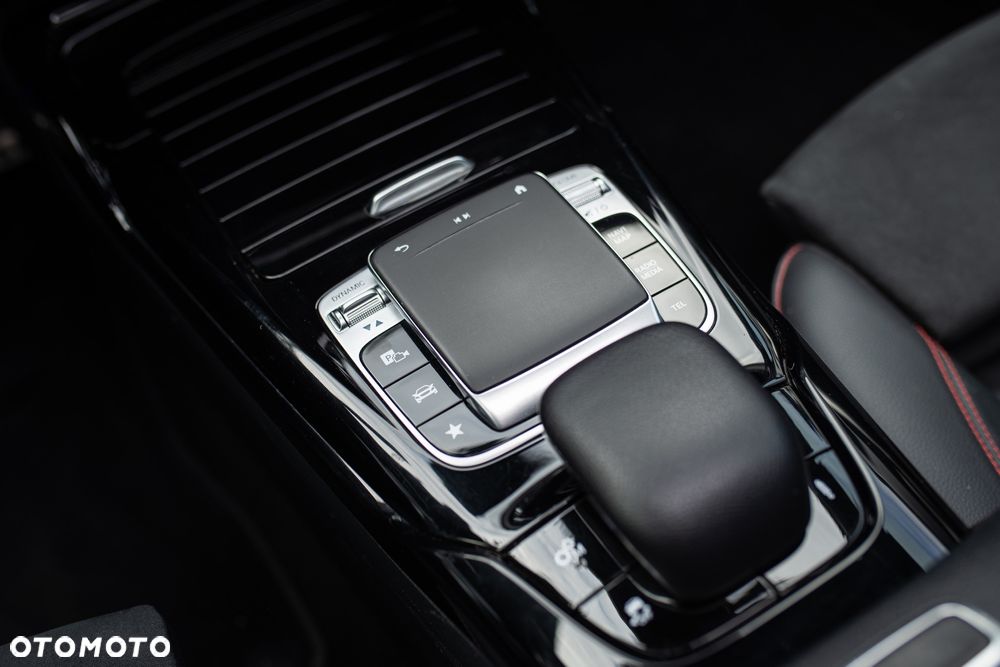 Mercedes-Benz CLA AMG 45 S 4-Matic 8G-DCT - 27