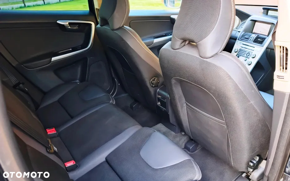 Volvo XC 60 D4 Momentum - 22