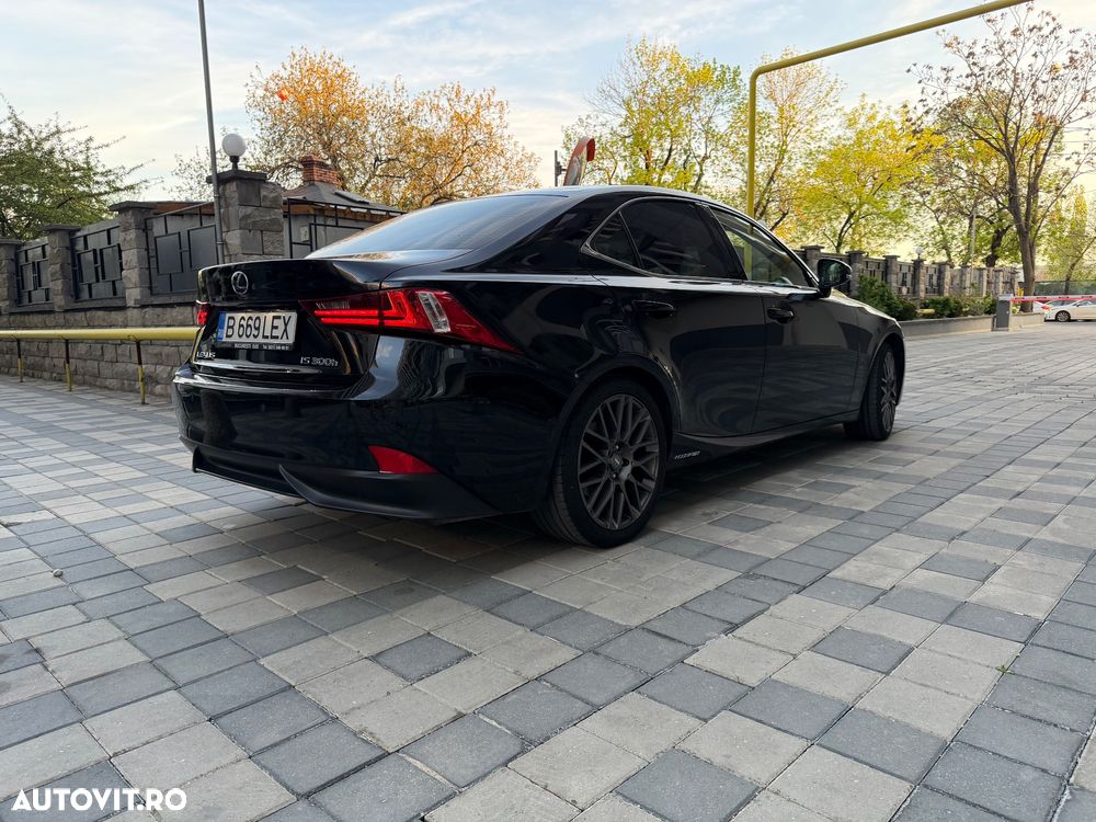 Lexus Seria IS 300h Aut. Business - 10