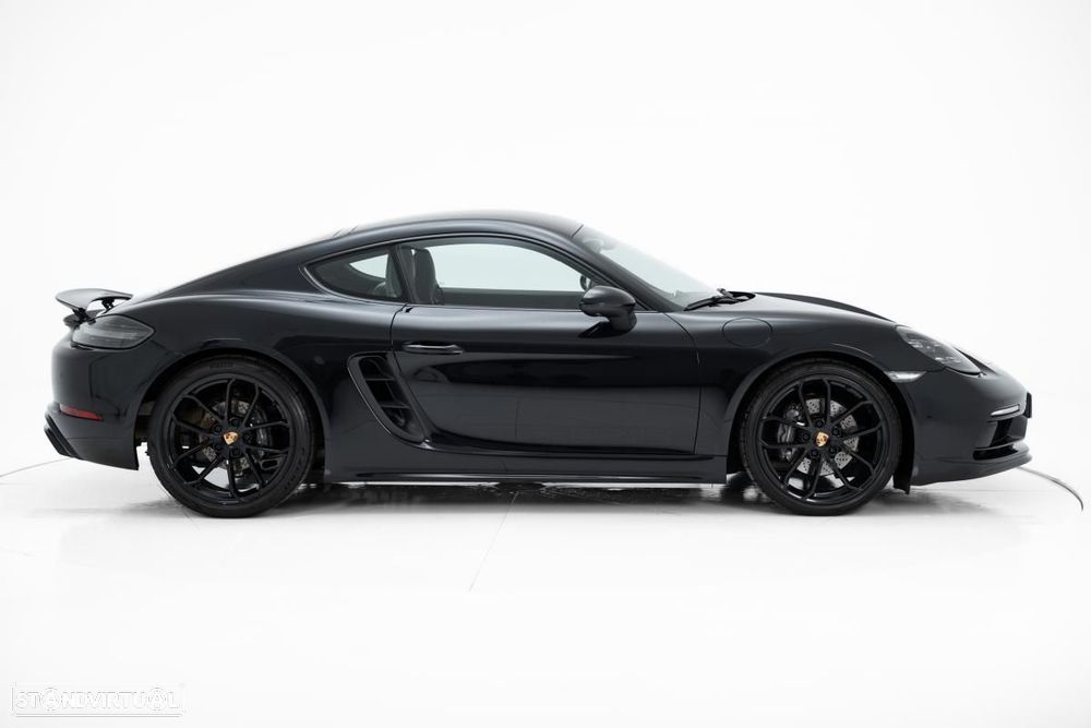 Porsche 718 Cayman - 2