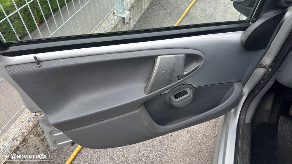 Peugeot 107 1.0 Black&Silver - 9