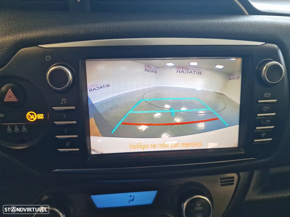 Toyota Yaris 1.0 VVT-i Comfort+P.Style - 3