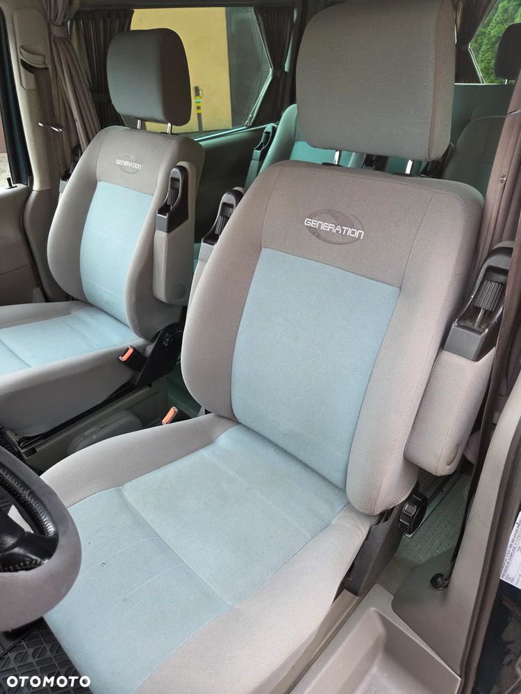 Volkswagen Multivan - 24