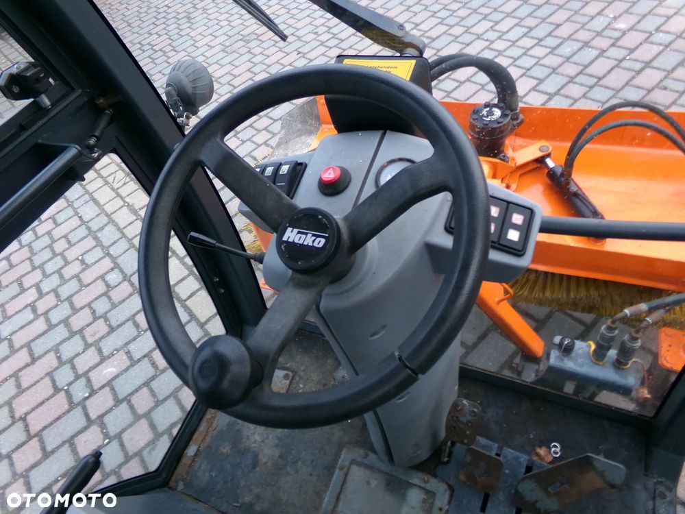 Hako citytrac 4200 zamiatarka solarko piaskarka 4x4 - 17