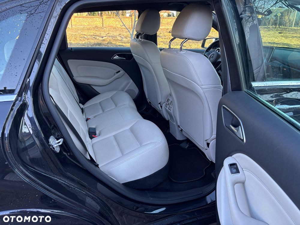 Mercedes-Benz Klasa B (Electric Drive) 250 e - 12