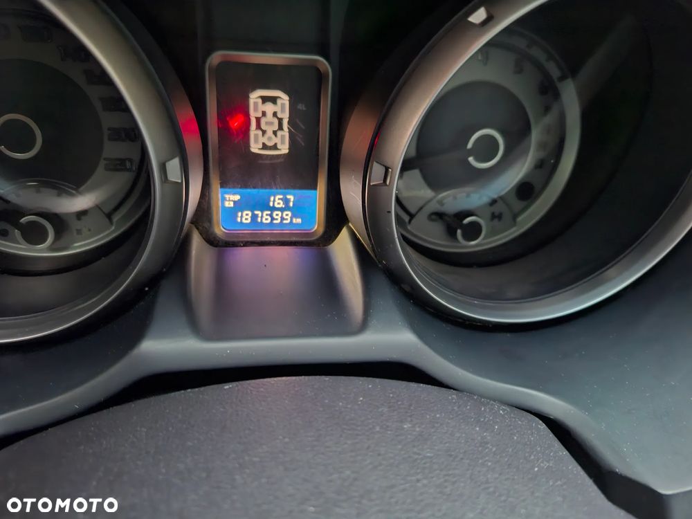 Mitsubishi Pajero - 17