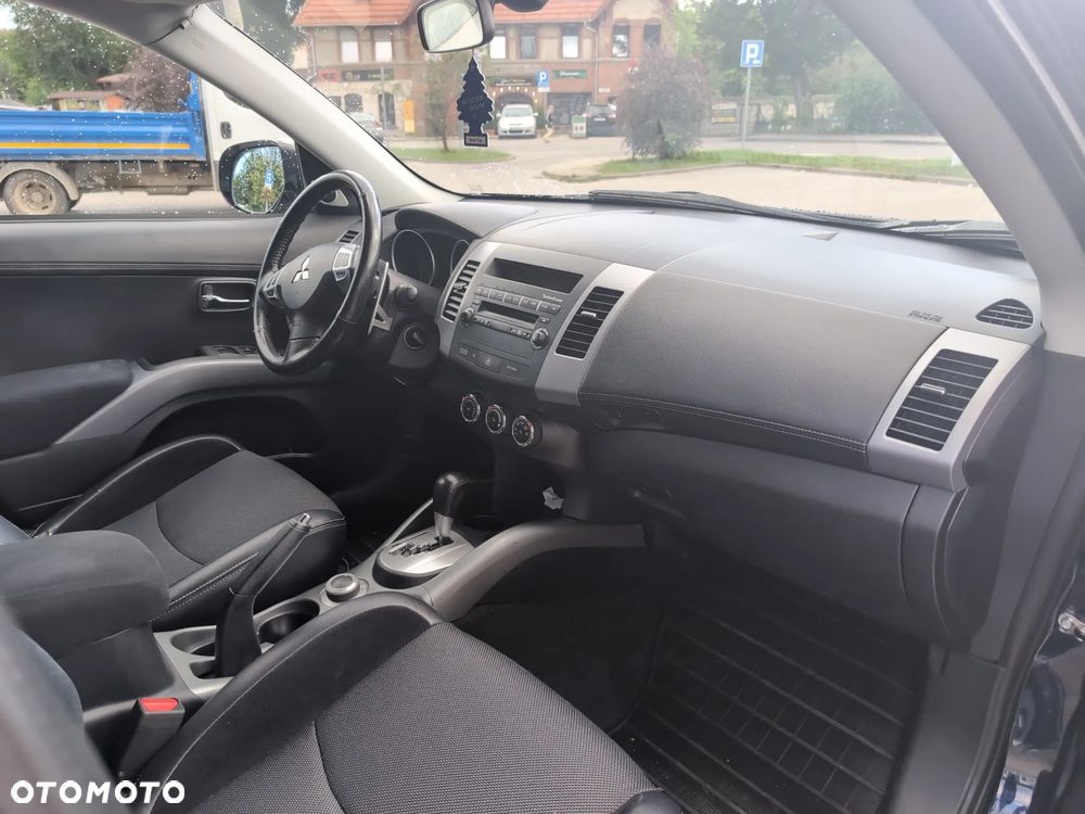 Mitsubishi Outlander - 18