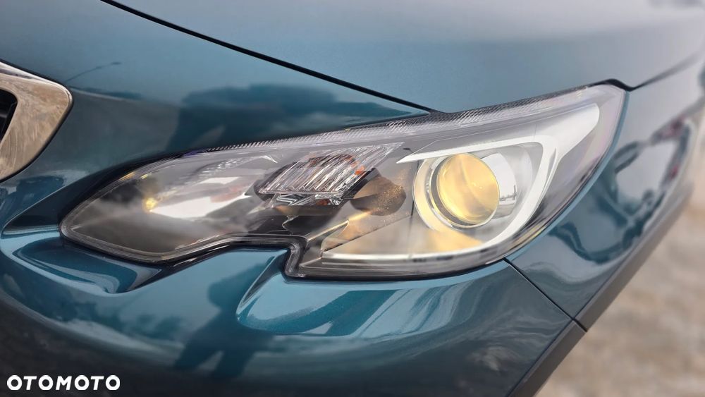 Peugeot 2008 1.2 PureTech Allure S&S - 19