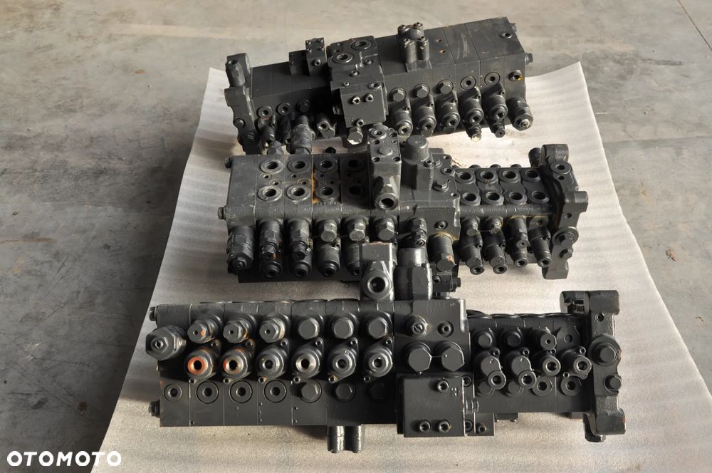 Rozdzielacz Hydrauliczny Komatsu PC 138