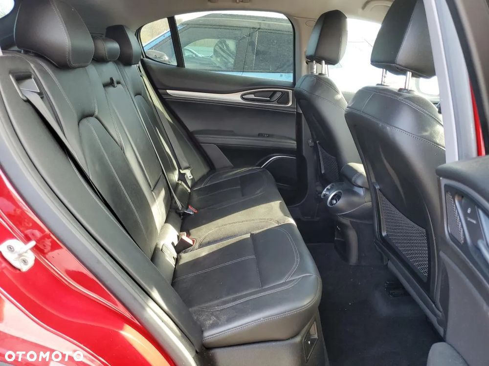 Alfa Romeo Stelvio - 9