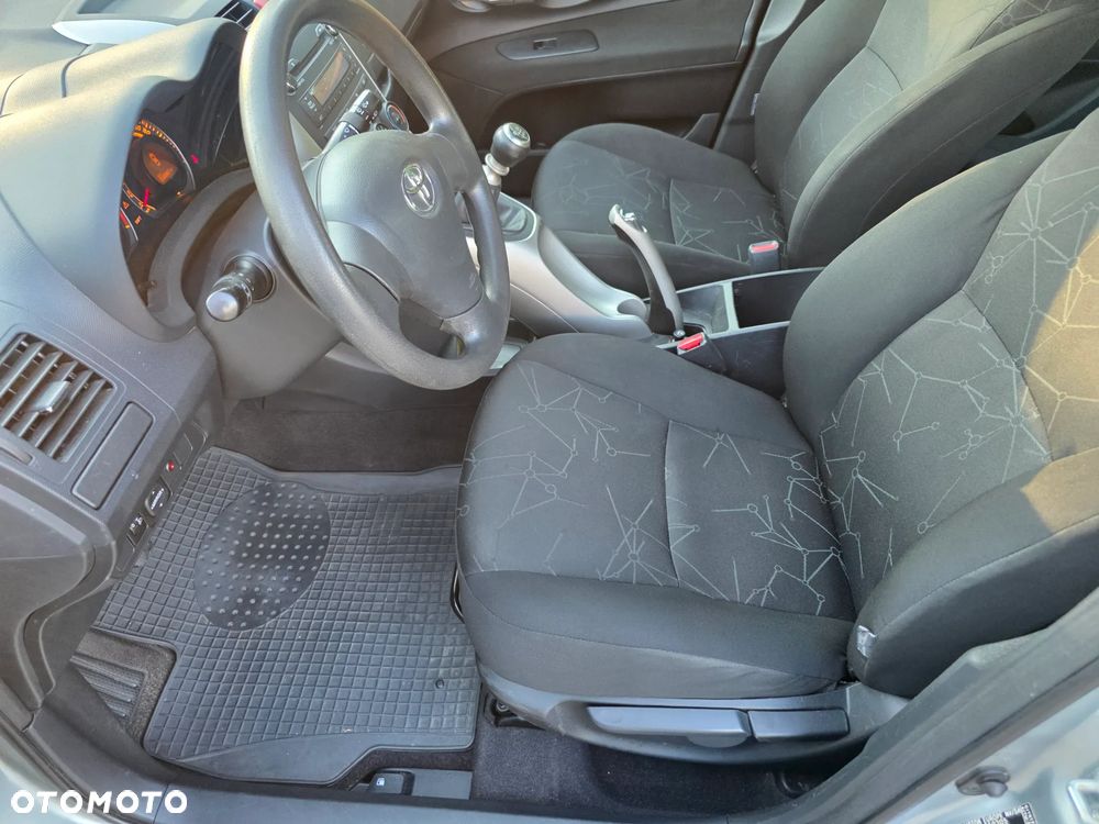 Toyota Auris 1.33 VVT-i Terra - 13