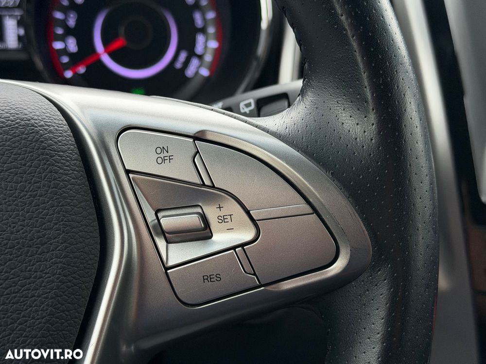 SsangYong Tivoli e-XDi 160 2WD Start/Stop Crystal - 37
