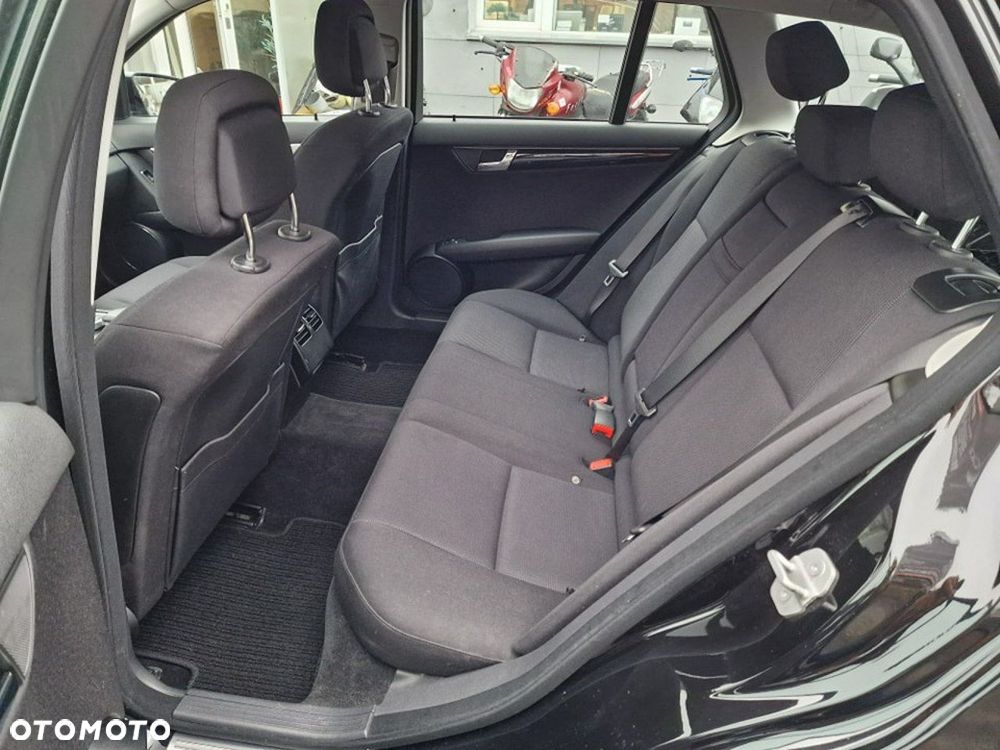 Mercedes-Benz Klasa C 200 T CDI Edition - 28