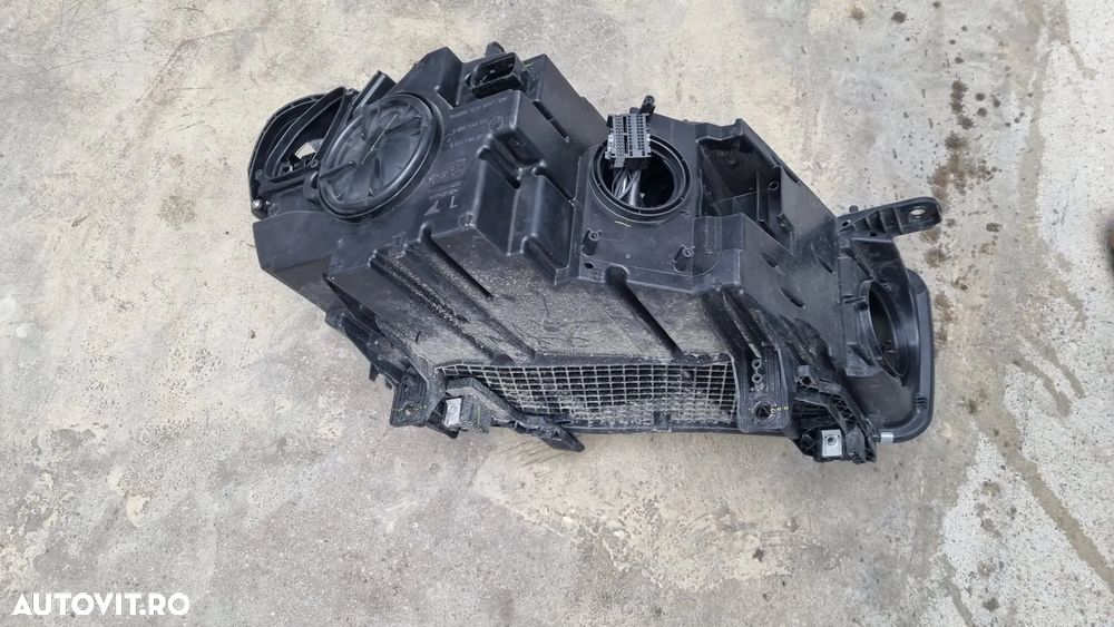 Far stanga BMW X5 X6 F15 F16 Adaptive LED - 10
