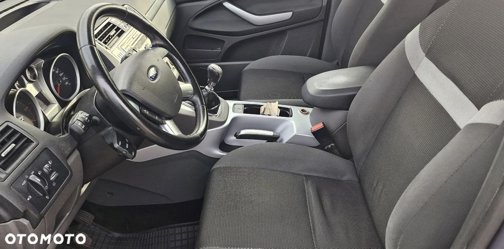 Ford Kuga 2.0 TDCi 2x4 Individual - 7
