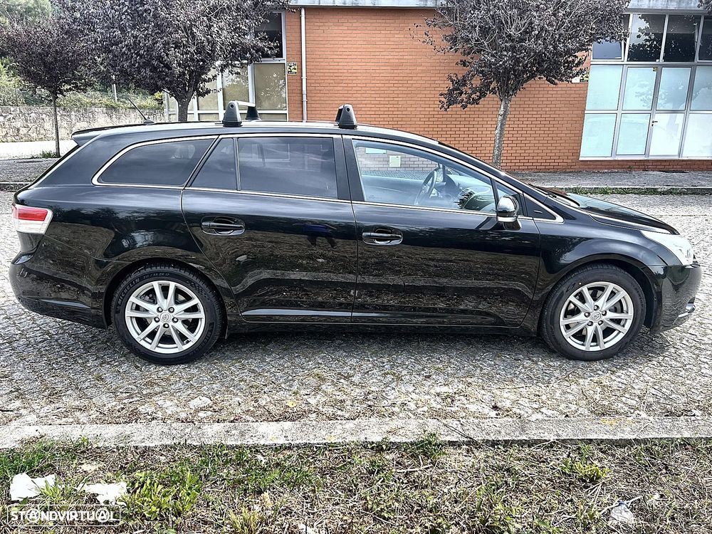 Toyota Avensis SW 2.2 D-4D - 1