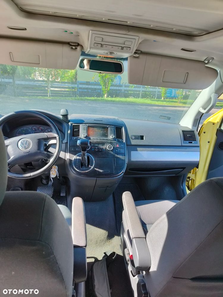 Volkswagen Multivan - 12