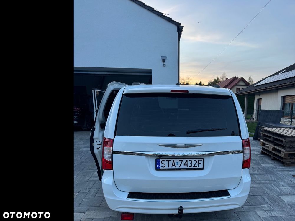 Chrysler Town & Country 3.6 Touring - 25