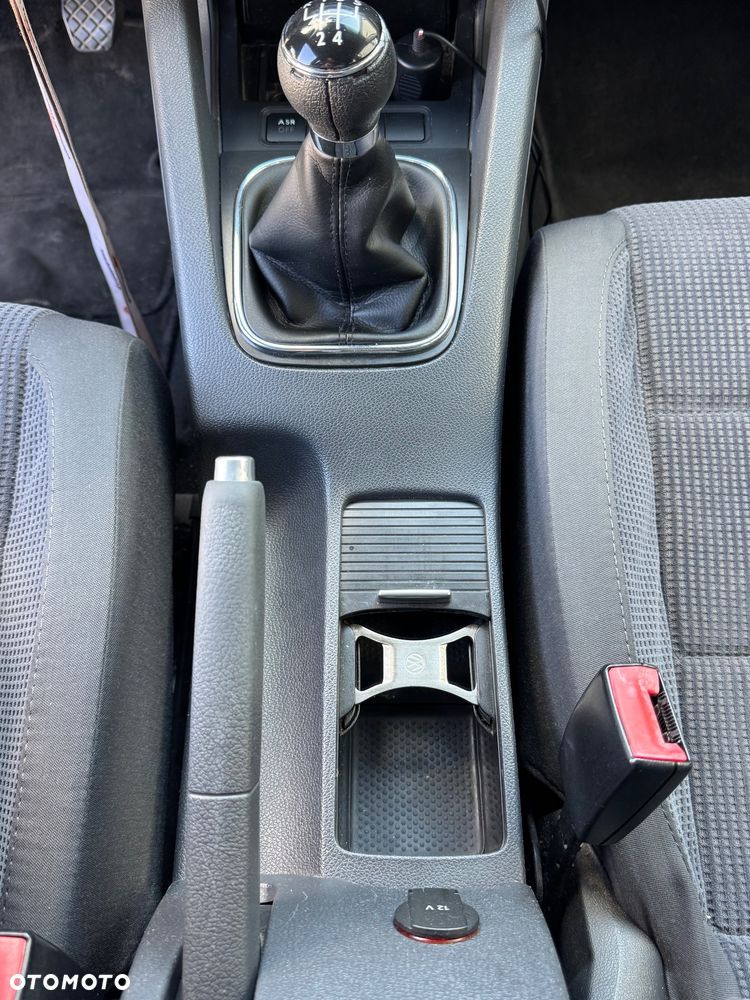 Volkswagen Jetta - 23