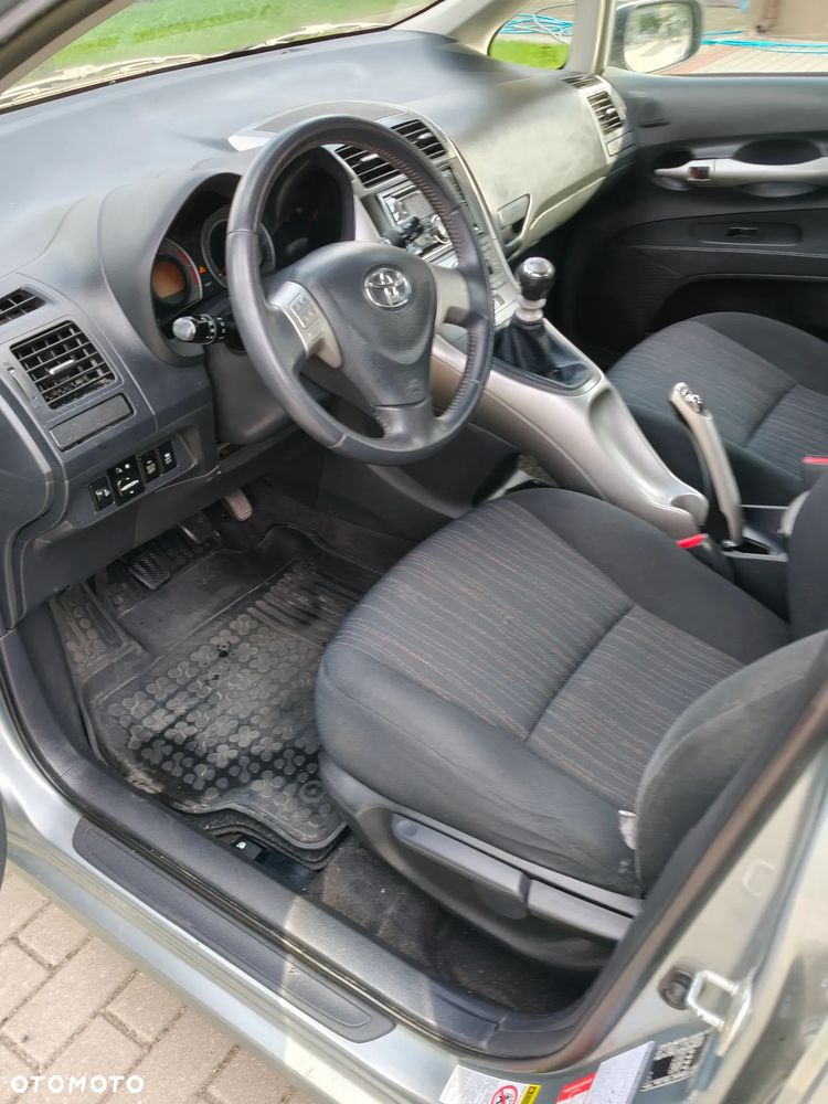 Toyota Auris - 2