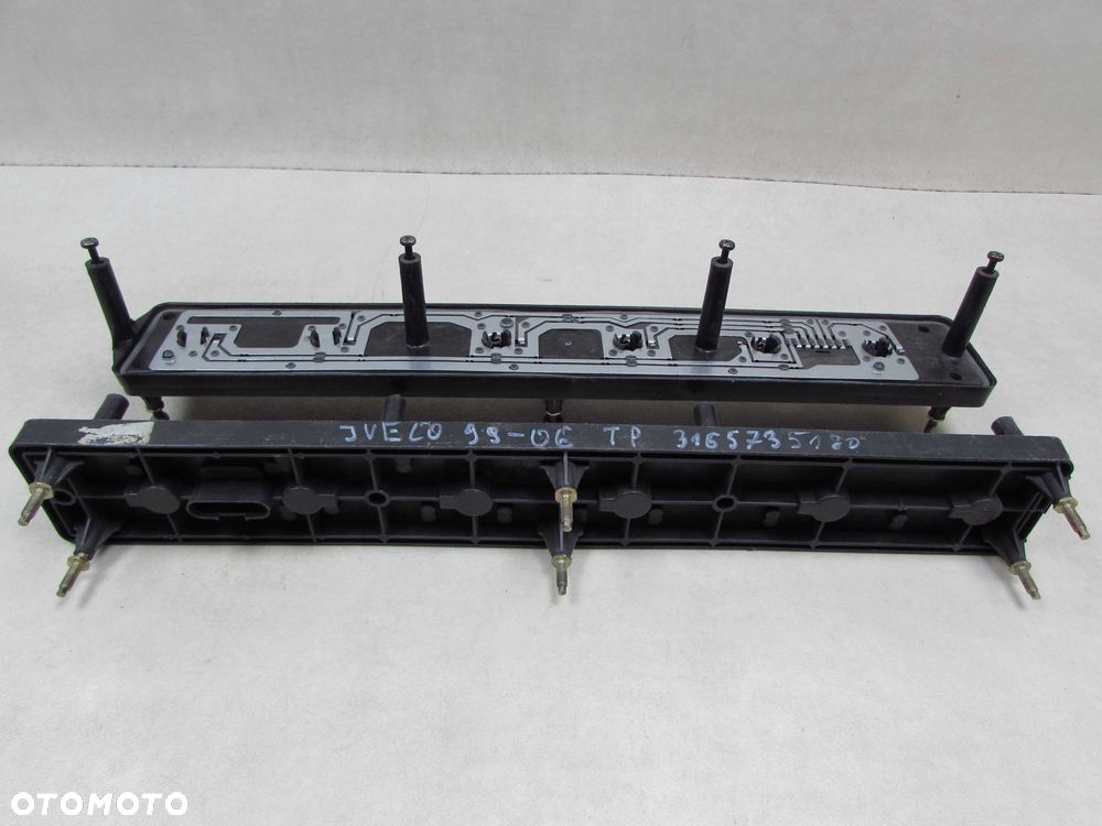 IVECO DAILY 99-06 WLAD LAMPY PRAWY TYL - 1