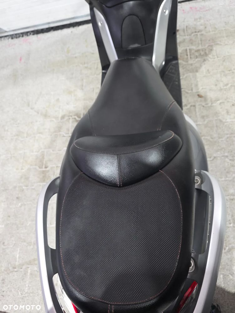Yamaha X-max - 28