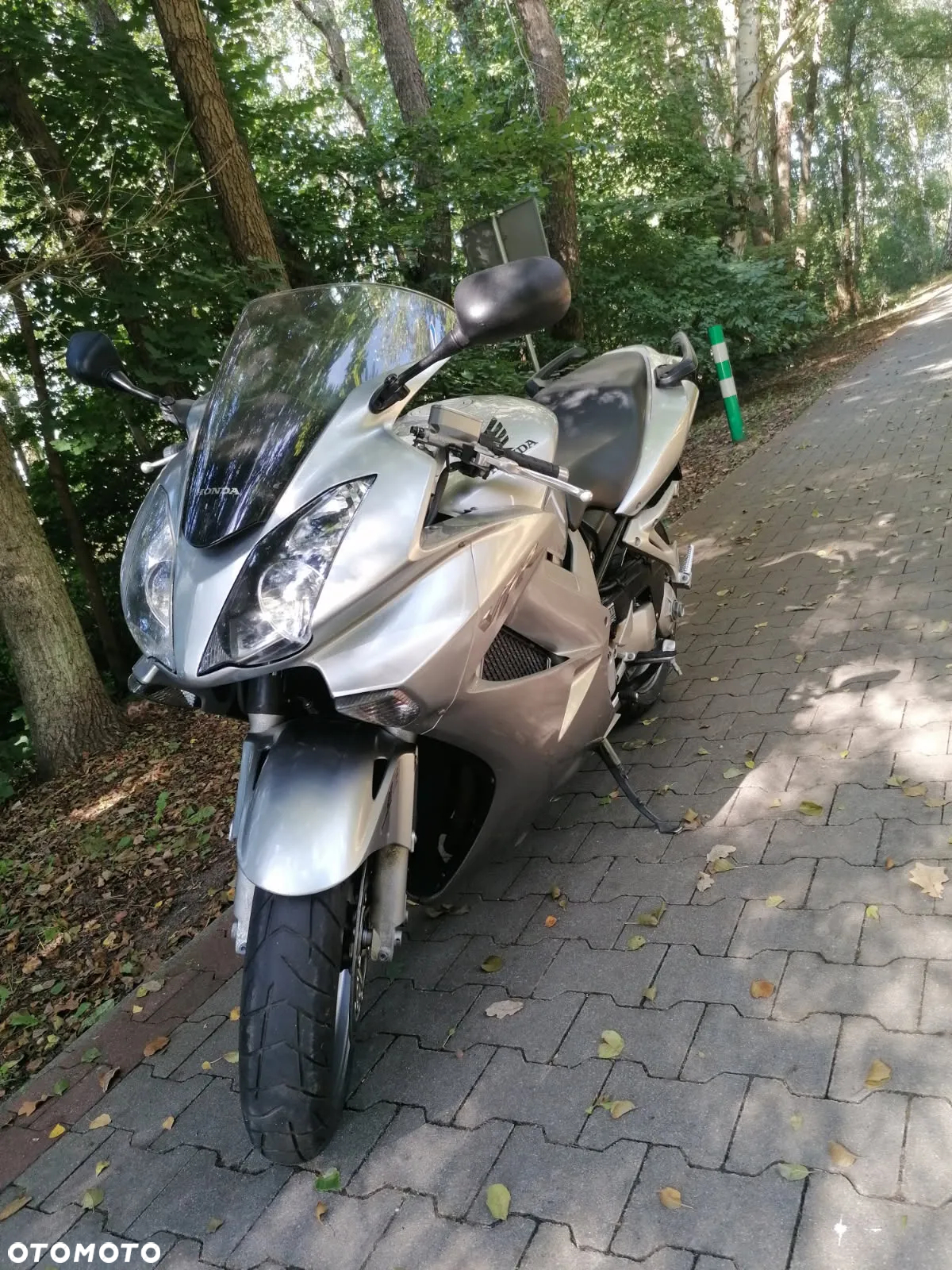 Honda VFR - 3