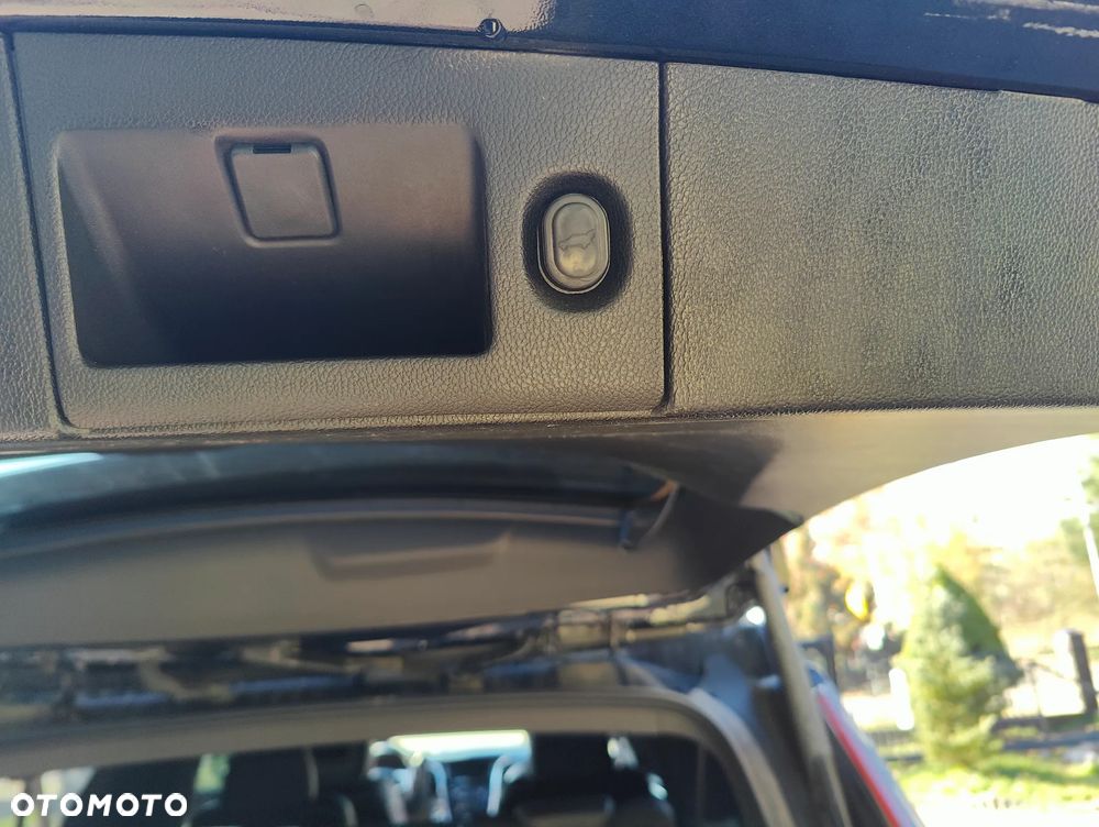 Cadillac Escalade - 38