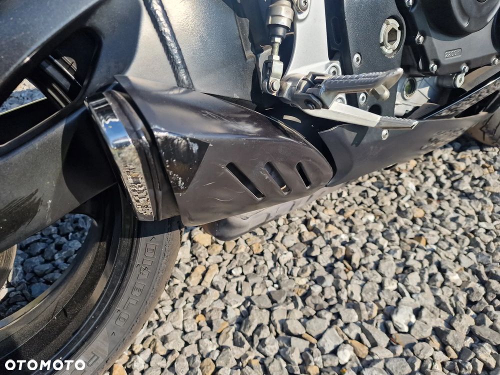 Suzuki GSX-R - 10