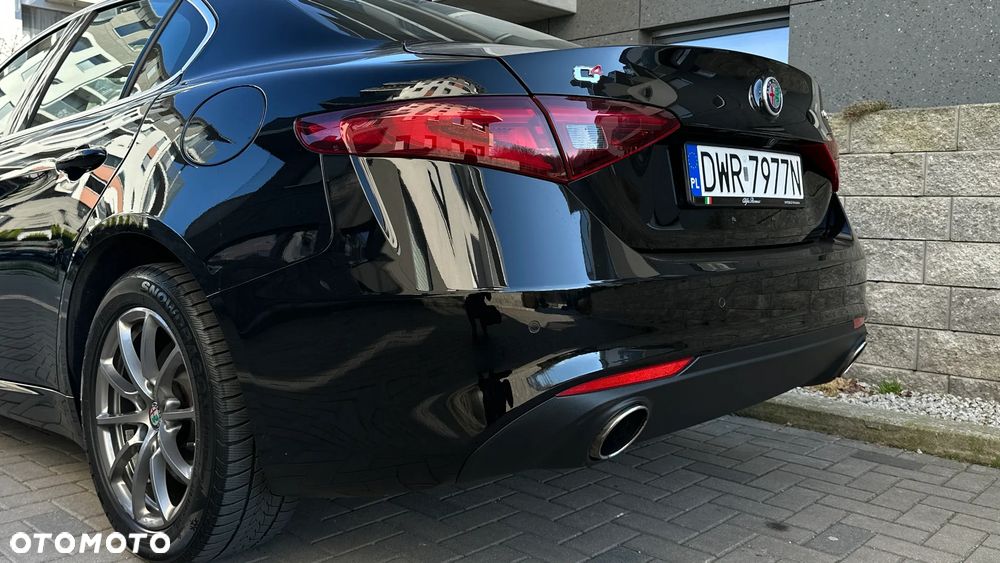 Alfa Romeo Giulia 2.0 Turbo 16V AT8-Q4 Veloce Ti - 32