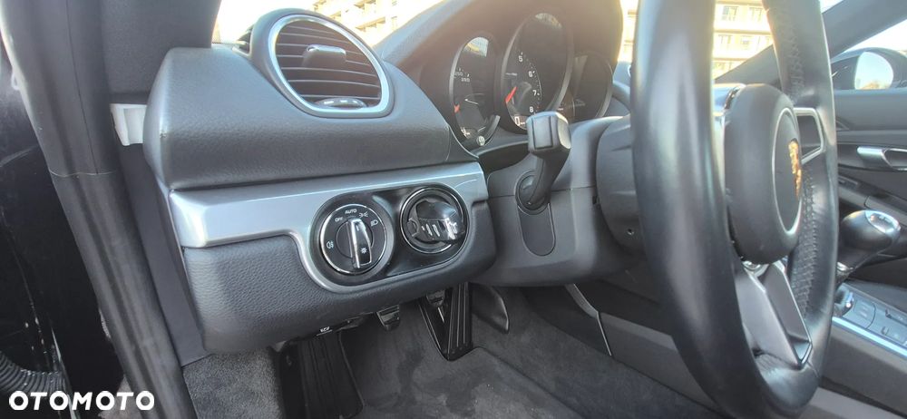 Porsche 718 Cayman GPF - 15