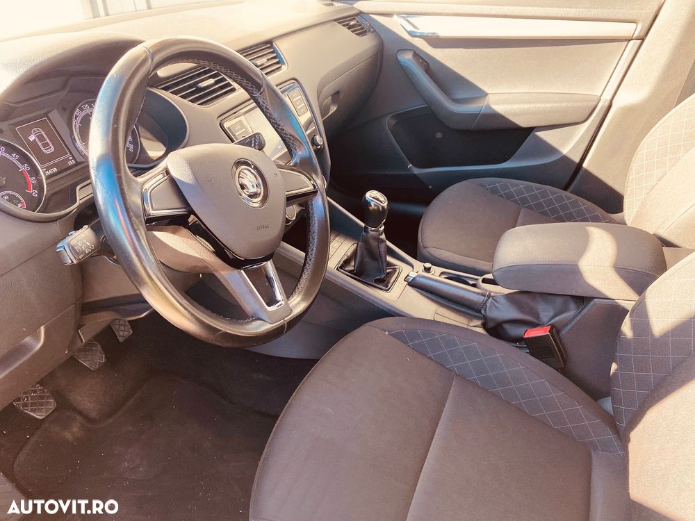 Skoda Octavia - 2